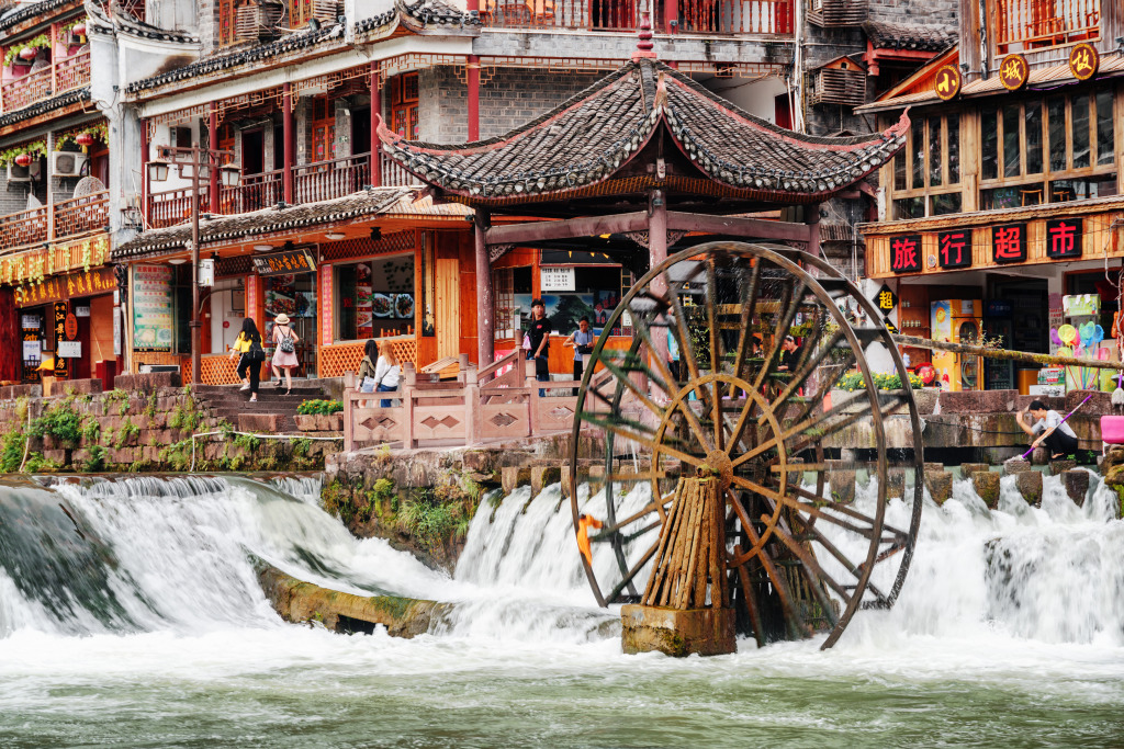 Водяное колесо в Фэнхуане, Китай jigsaw puzzle in Водопады puzzles on TheJigsawPuzzles.com