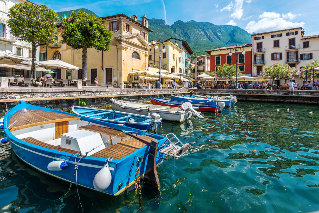 Malcesine Old Town, Lake Garda, Italy jigsaw puzzle in Great Sightings puzzles on TheJigsawPuzzles.com
