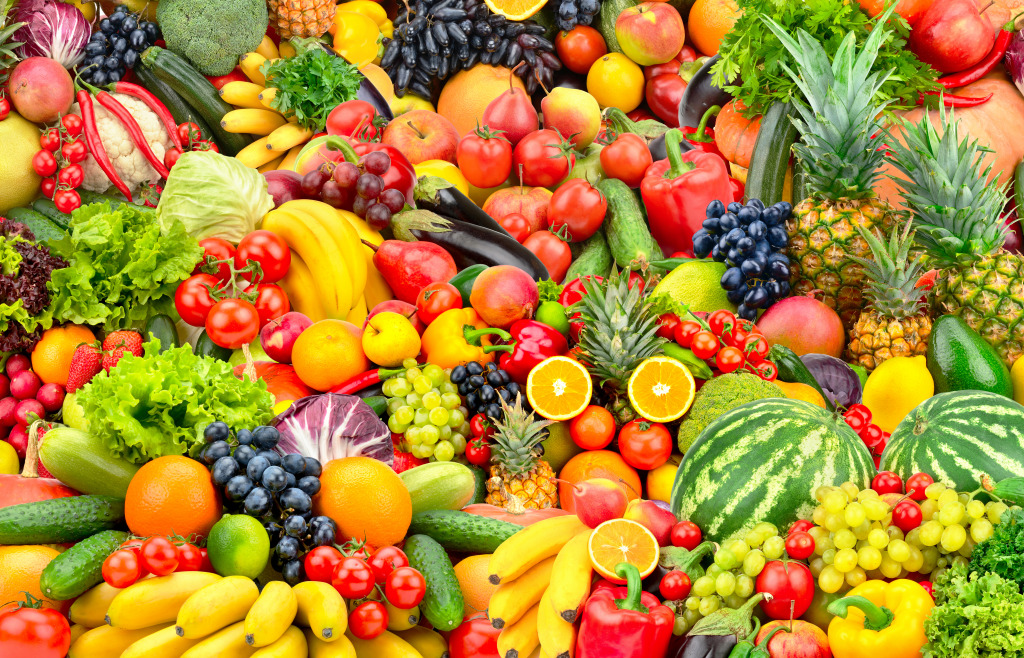 Assortiment de fruits et légumes frais jigsaw puzzle in Fruits & Légumes puzzles on TheJigsawPuzzles.com