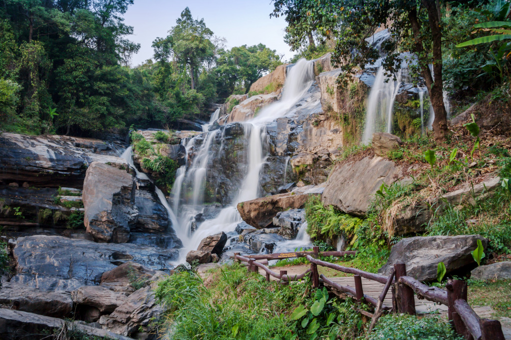 Mae Klang Wasserfall, Chiang Mai, Thailand jigsaw puzzle in Wasserfälle puzzles on TheJigsawPuzzles.com