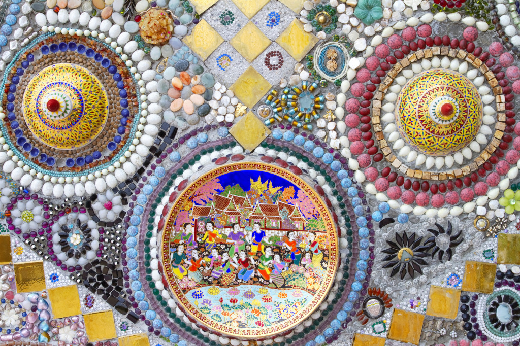 Mosaico na Parede de um Templo Tailandês jigsaw puzzle in Artesanato puzzles on TheJigsawPuzzles.com