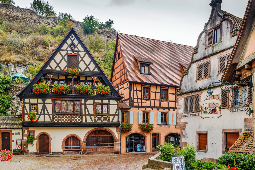 Maisons à colombages à Kaysersberg, France jigsaw puzzle in Paysages urbains puzzles on TheJigsawPuzzles.com