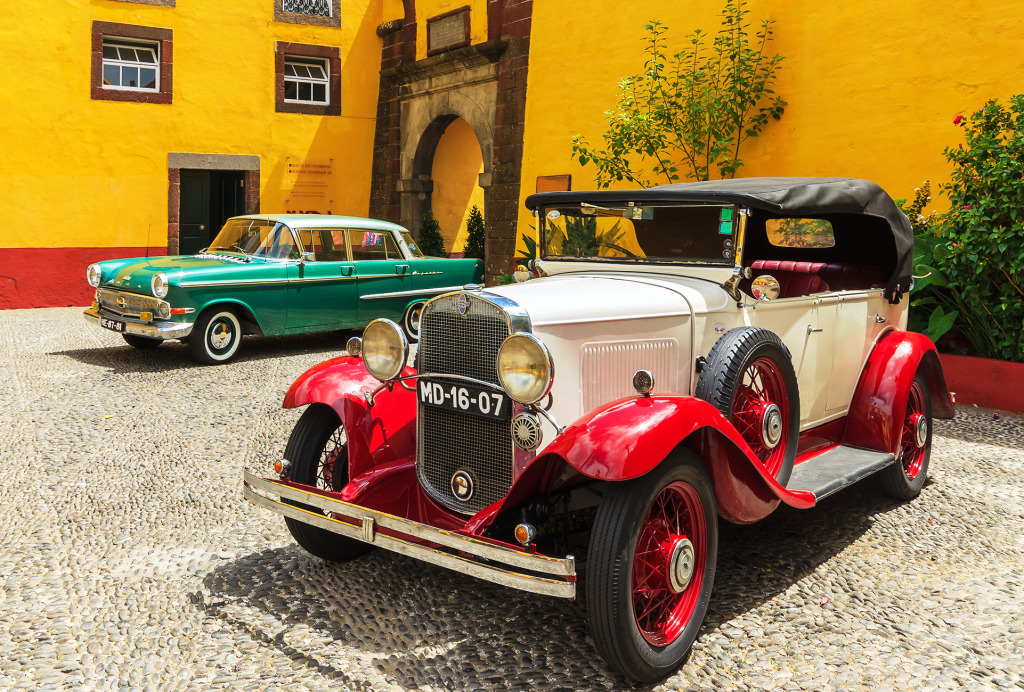 Oldtimer in Funchal, Portugal jigsaw puzzle in Puzzle des Tages puzzles on TheJigsawPuzzles.com