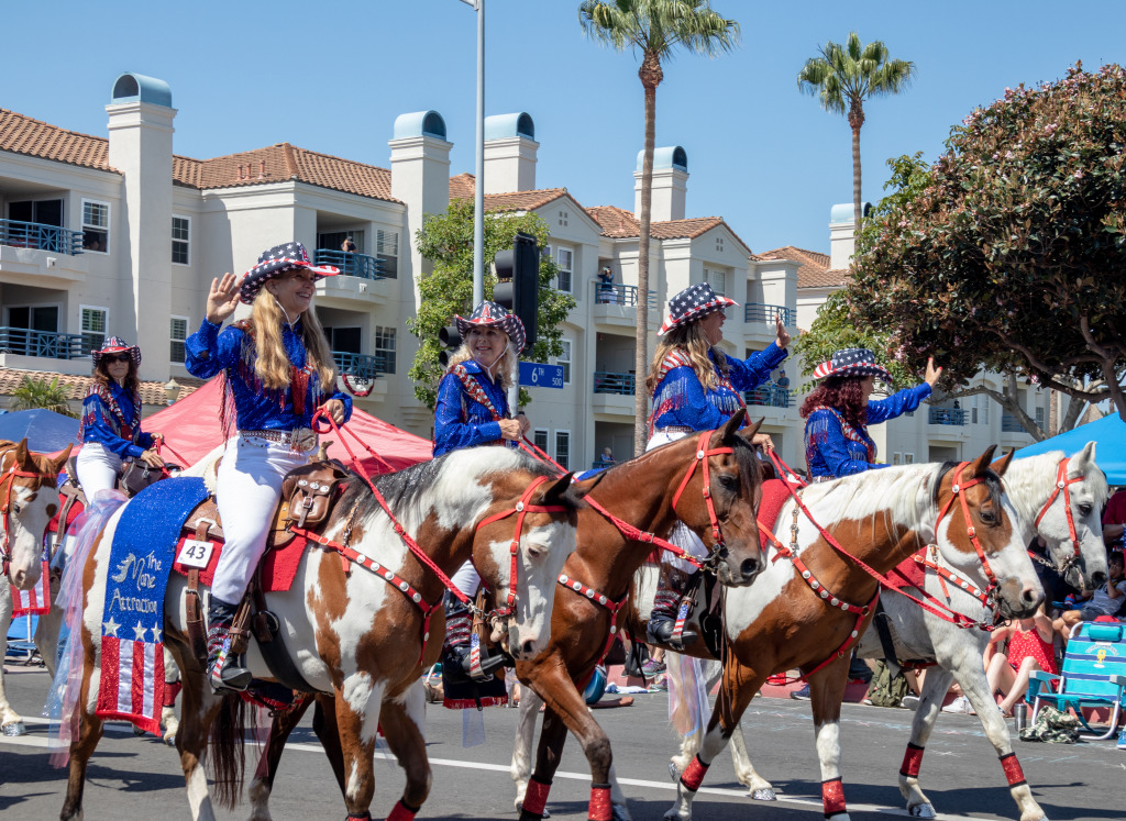 4th of July Parade, Huntington Beach CA jigsaw puzzle in Menschen puzzles on TheJigsawPuzzles.com
