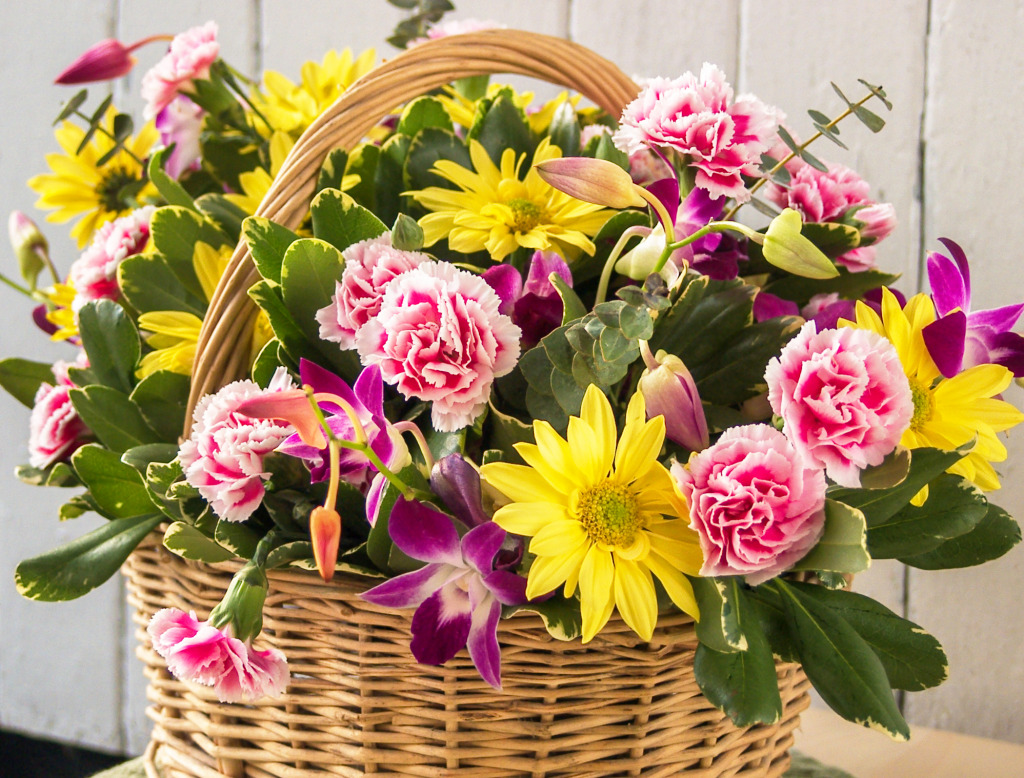 Floral Arrangement in a Wicker Basket jigsaw puzzle in Flowers puzzles on TheJigsawPuzzles.com