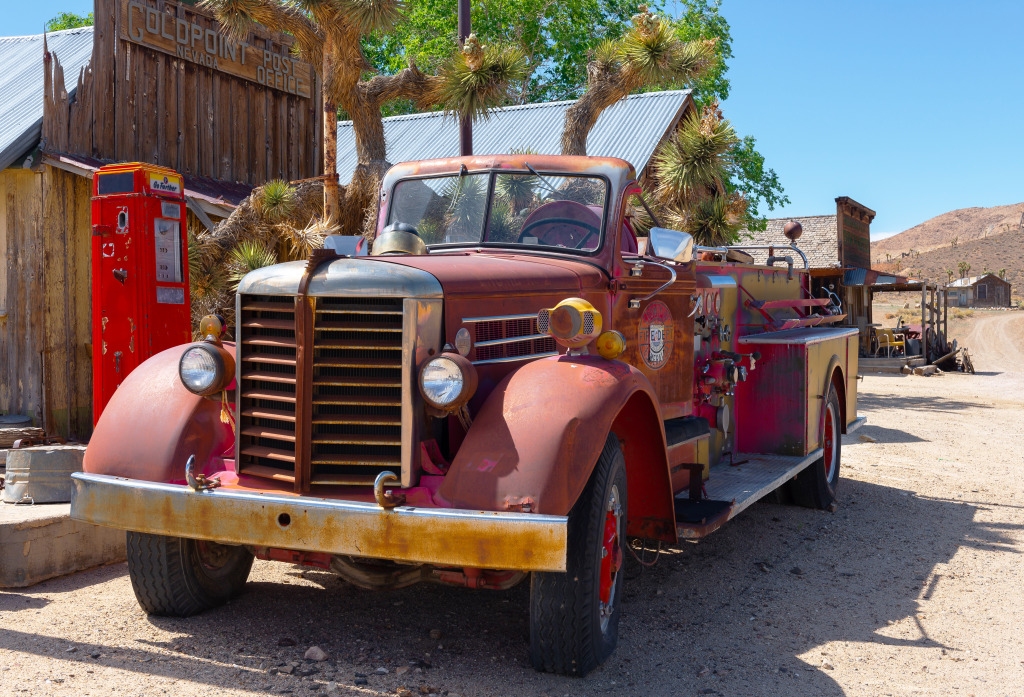 Old Fire Truck in Gold Point, Nevada jigsaw puzzle in Cars & Bikes puzzles on TheJigsawPuzzles.com