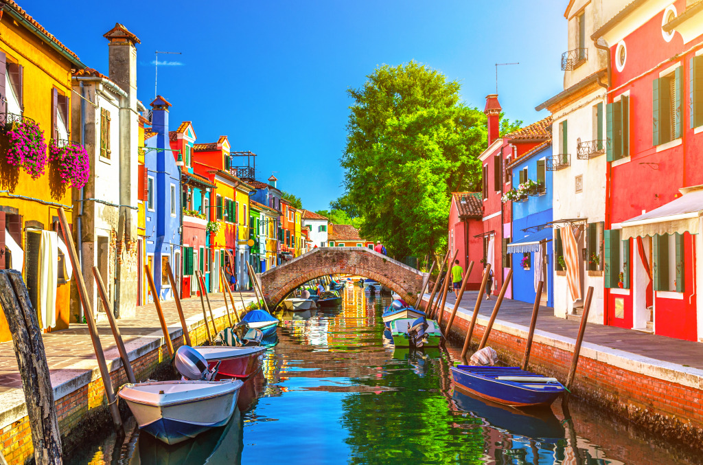 Burano Island, Italy jigsaw puzzle in Puzzle of the Day puzzles on TheJigsawPuzzles.com