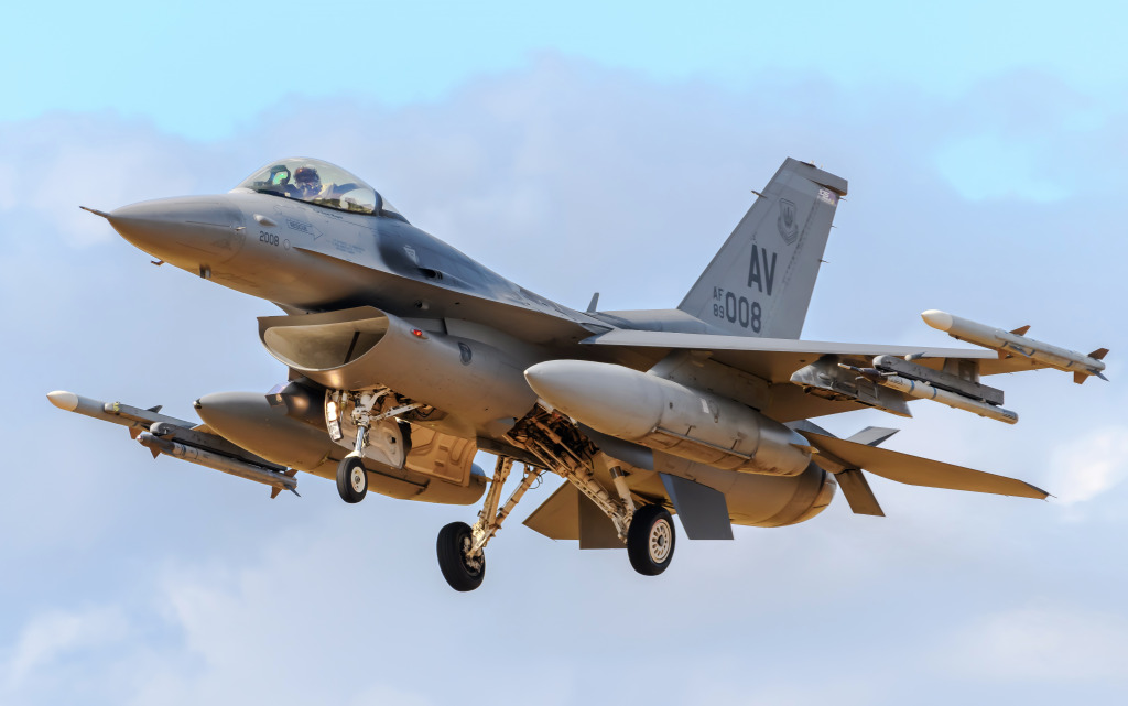 United States Air Force F-16 Fighting Falcon jigsaw puzzle in Aviation puzzles on TheJigsawPuzzles.com