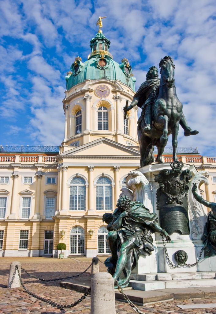 Schloss Charlottenburg Palace jigsaw puzzle in Castles puzzles on TheJigsawPuzzles.com