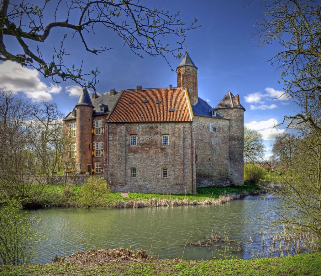 Château de Waardenburg, Pays-Bas jigsaw puzzle in Châteaux puzzles on TheJigsawPuzzles.com