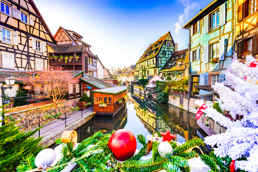 Christmas Decorations in Colmar, France jigsaw puzzle in Christmas & New Year puzzles on TheJigsawPuzzles.com