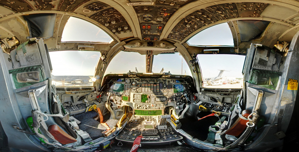 US Air Force B-1B Lancer Cockpit jigsaw puzzle in Aviation puzzles on TheJigsawPuzzles.com