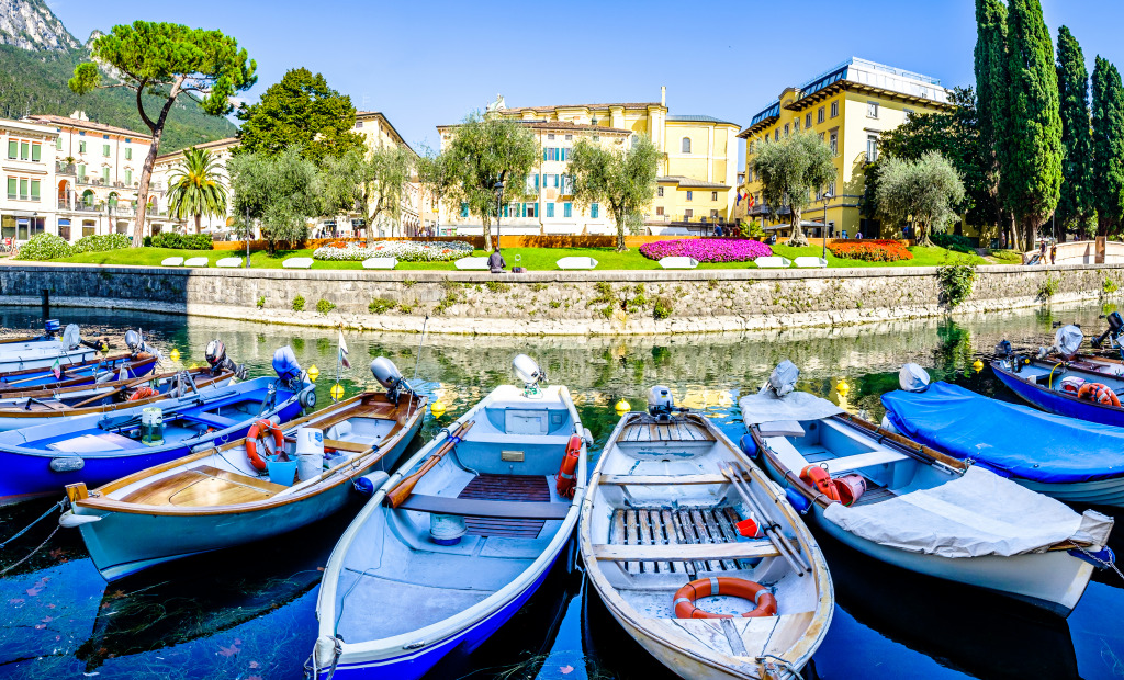 Old Town of Riva Del Garda, Italy jigsaw puzzle in Puzzle du jour puzzles on TheJigsawPuzzles.com