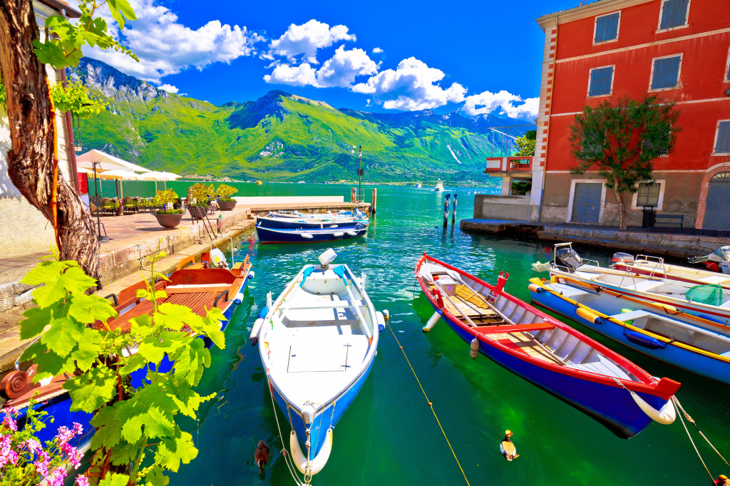 Limone Sul Garda, Garda Lake, Italy jigsaw puzzle in Magnifiques vues puzzles on TheJigsawPuzzles.com