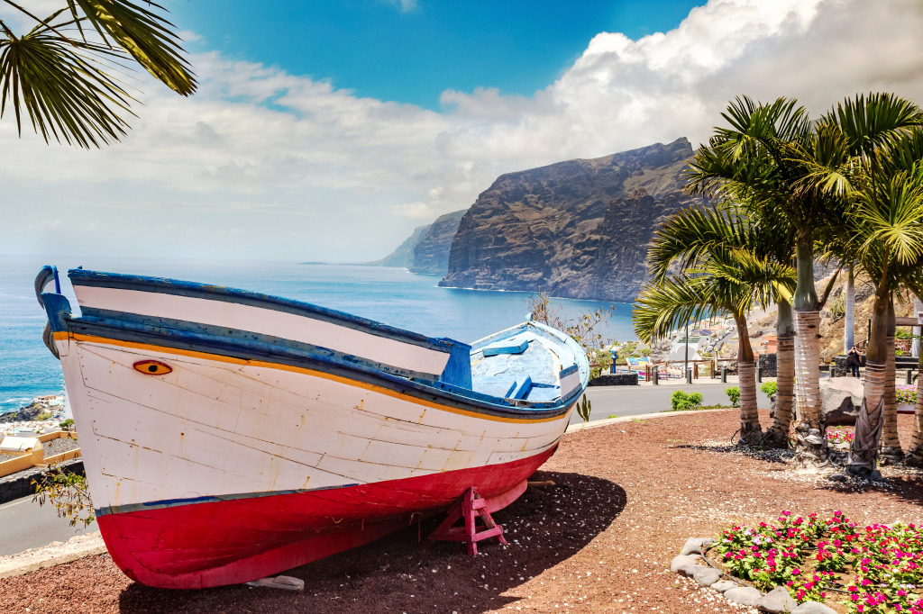 Los Gigantes Resort Town, Tenerife jigsaw puzzle in Magnifiques vues puzzles on TheJigsawPuzzles.com