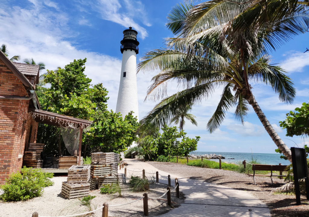 Cape Florida Lighthouse jigsaw puzzle in Great Sightings puzzles on TheJigsawPuzzles.com