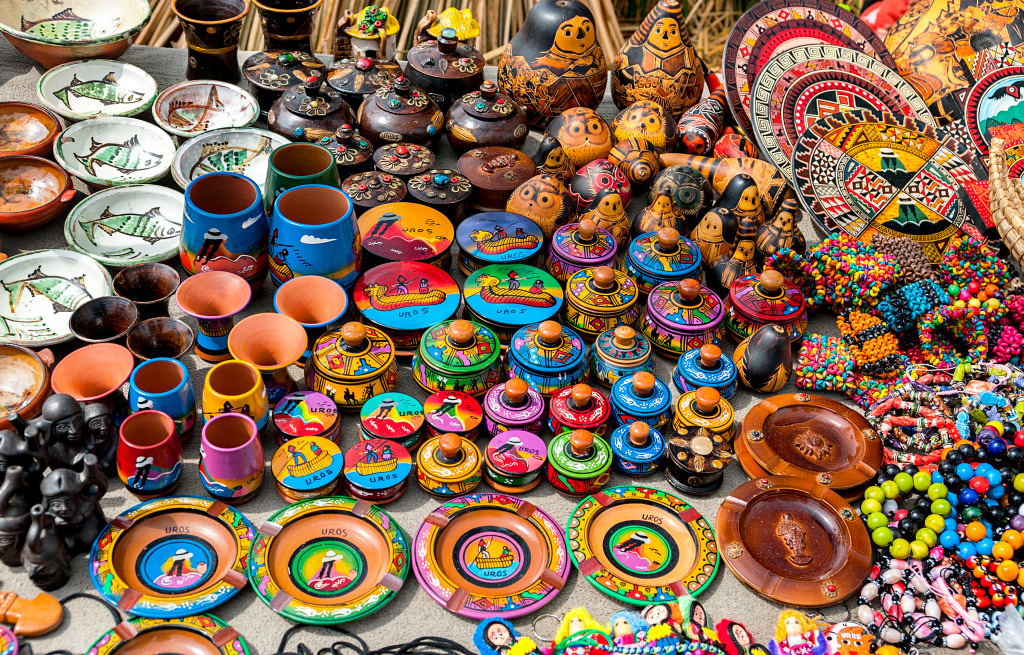 Peruvian Souvenirs, Market in Lima jigsaw puzzle in Bricolage puzzles on TheJigsawPuzzles.com