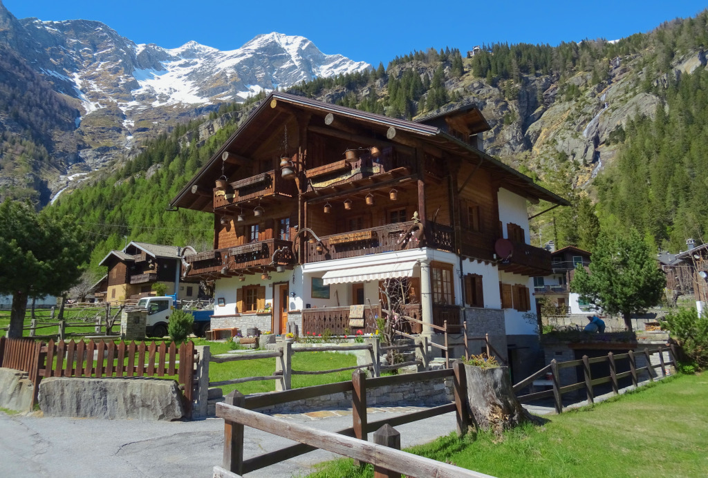 Town of Macugnaga, Italian Alps jigsaw puzzle in Great Sightings puzzles on TheJigsawPuzzles.com