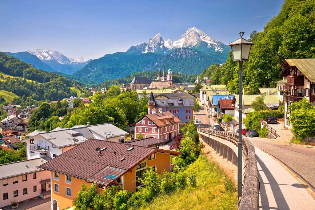 Town of Berchtesgaden, Bavarian Alps jigsaw puzzle in Magnifiques vues puzzles on TheJigsawPuzzles.com