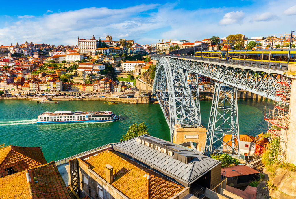 Ville de Porto et pont Dom Luis I, Portugal jigsaw puzzle in Ponts puzzles on TheJigsawPuzzles.com
