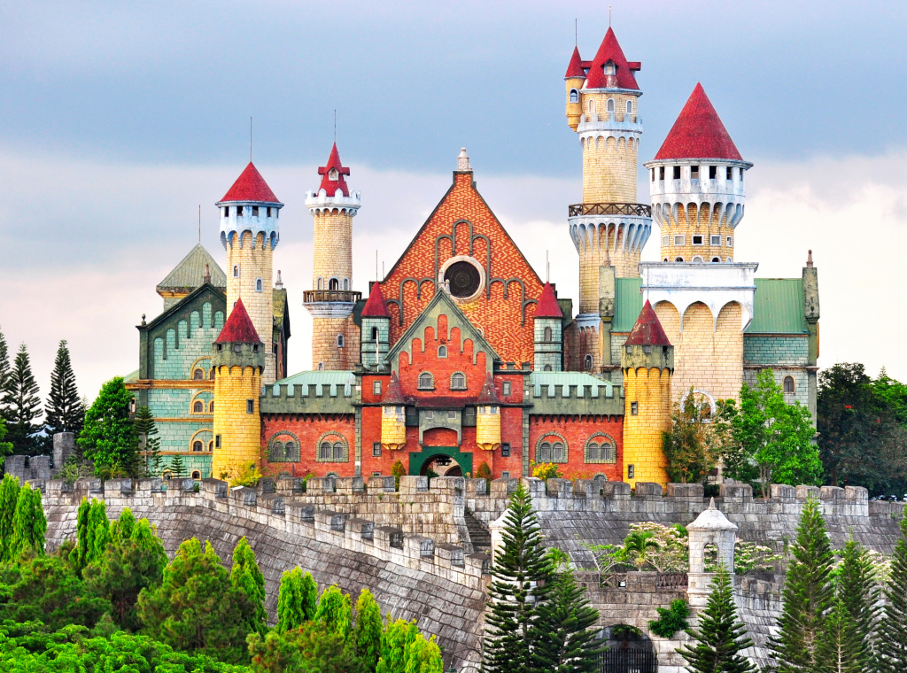 Castelo de Fantasia em Batangas, Filipinas jigsaw puzzle in Castelos puzzles on TheJigsawPuzzles.com