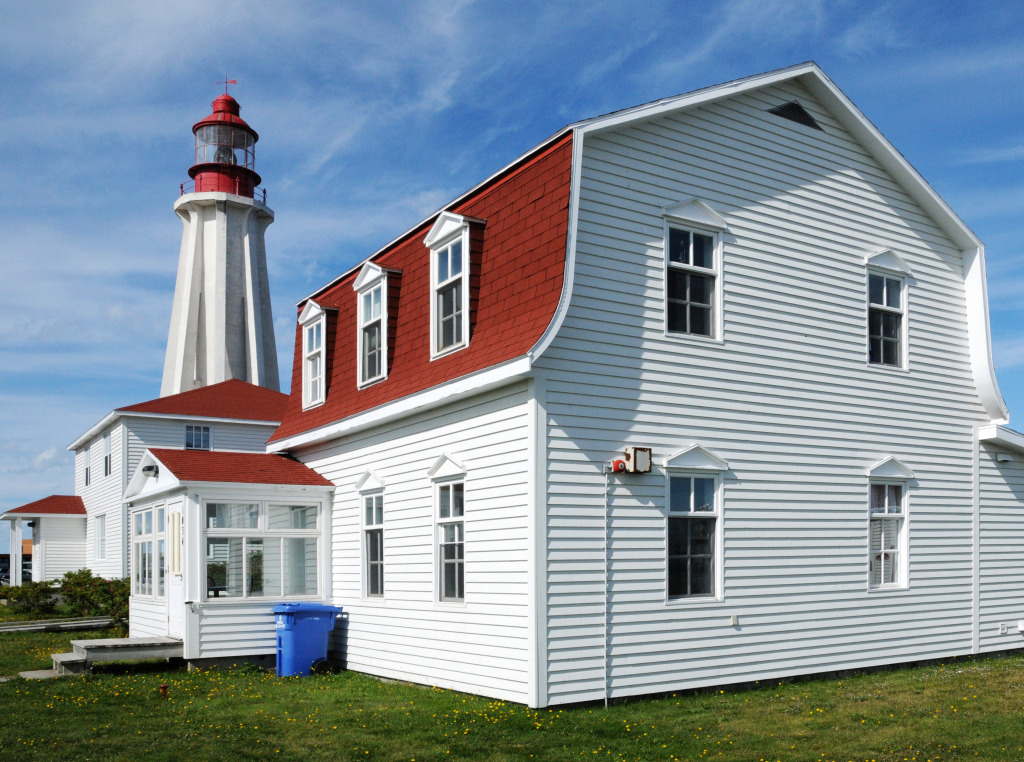 Pointe au Pere Lighthouse, Canada jigsaw puzzle in Puzzle of the Day puzzles on TheJigsawPuzzles.com