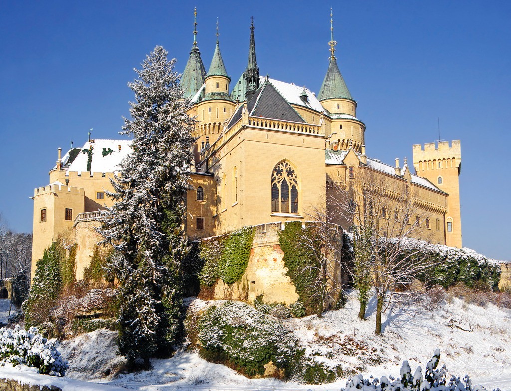 Castelo de Bojnice, Eslováquia jigsaw puzzle in Castelos puzzles on TheJigsawPuzzles.com