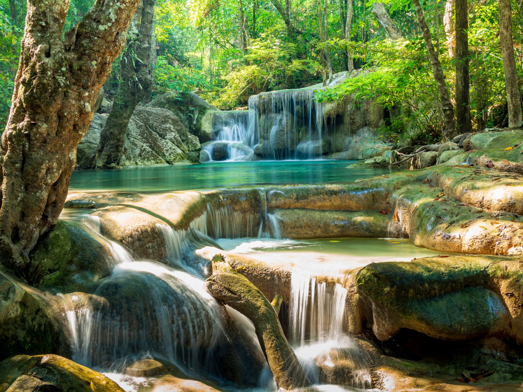 Erawan-Wasserfall, Kanchanaburi, Thailand jigsaw puzzle in Wasserfälle puzzles on TheJigsawPuzzles.com