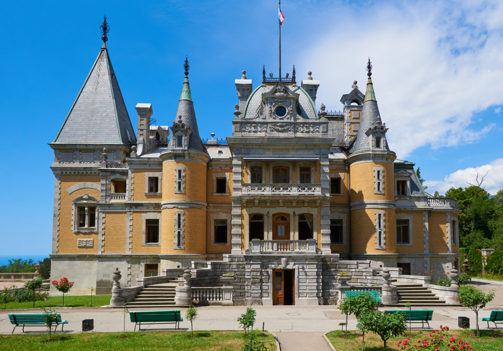 Palácio de Massandra, Crimeia jigsaw puzzle in Castelos puzzles on TheJigsawPuzzles.com
