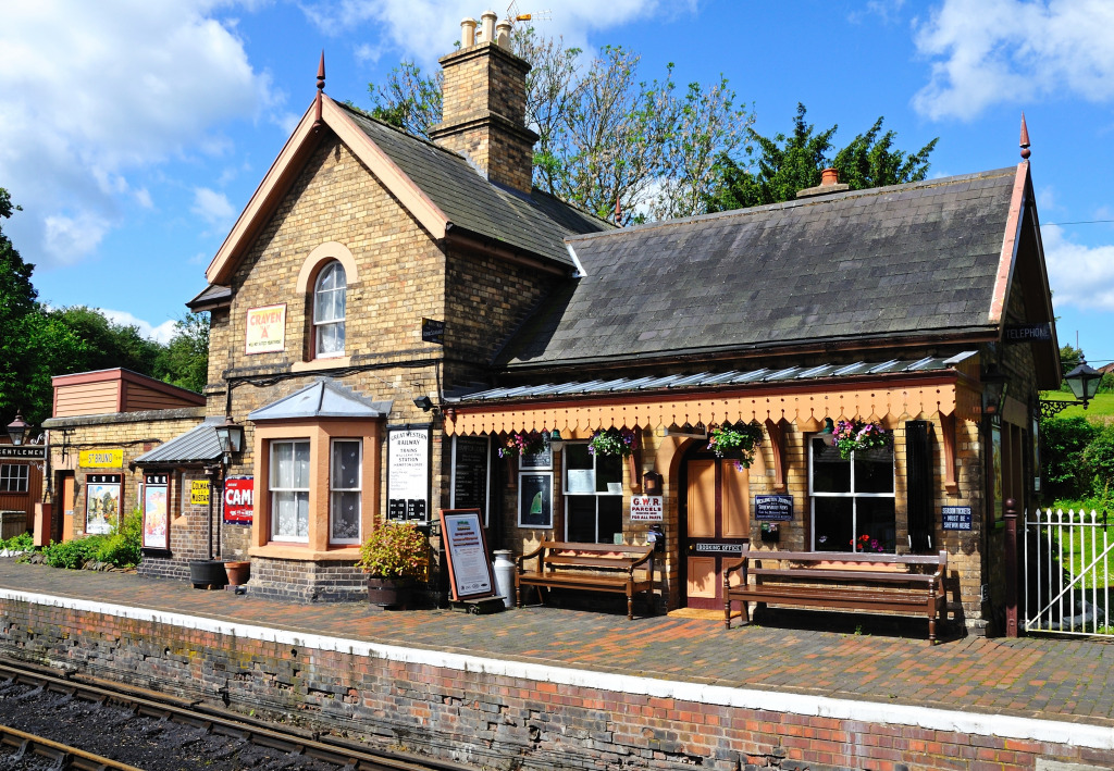 Great Western Railway, Hampton Loade, Royaume-Uni jigsaw puzzle in Paysages urbains puzzles on TheJigsawPuzzles.com