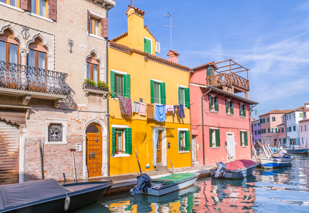 Burano Island à Venise, Italie jigsaw puzzle in Paysages urbains puzzles on TheJigsawPuzzles.com