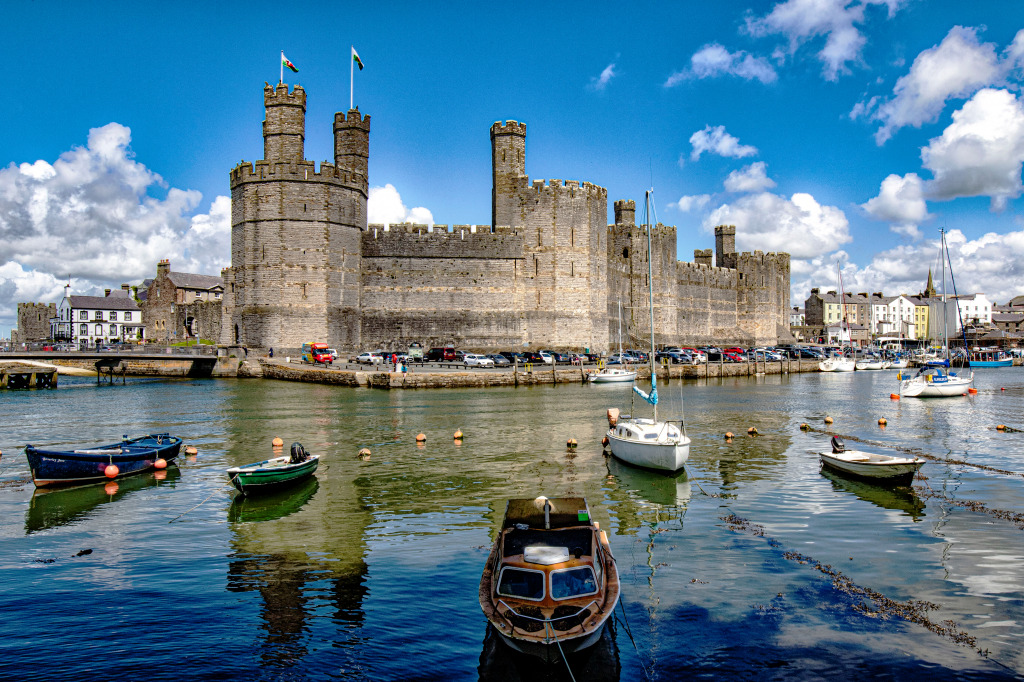 Castelo de Caernarfon, País de Gales jigsaw puzzle in Castelos puzzles on TheJigsawPuzzles.com