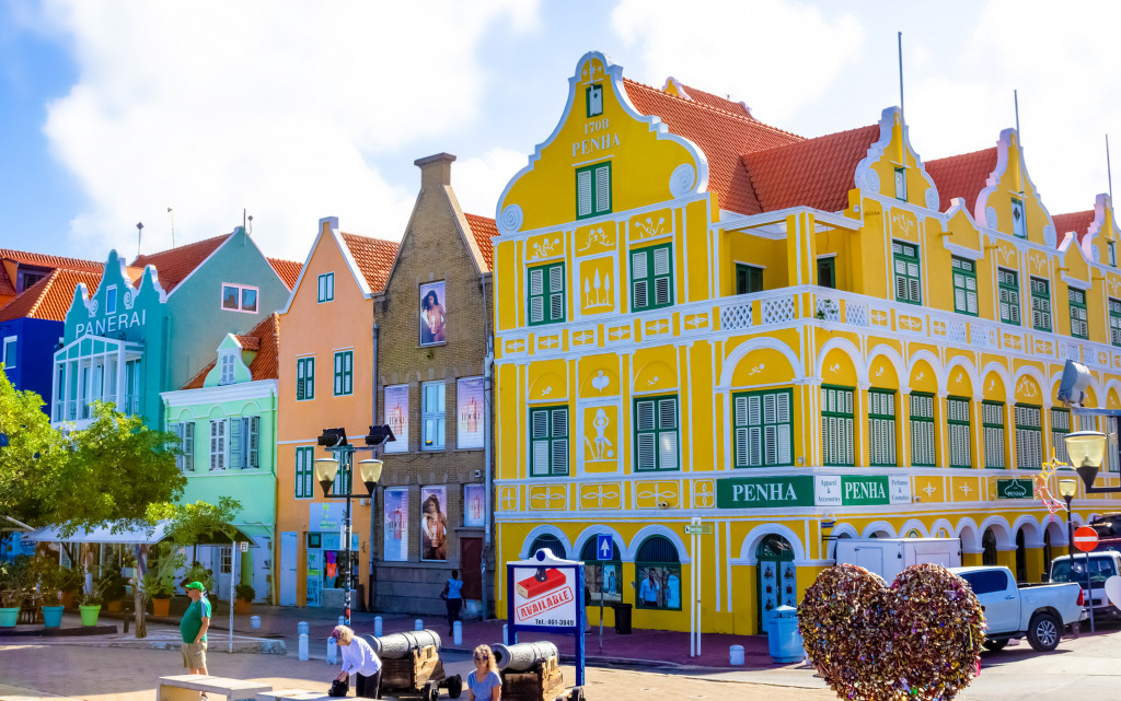 Willemstad, Insel Curacao jigsaw puzzle in Straßenansicht puzzles on TheJigsawPuzzles.com