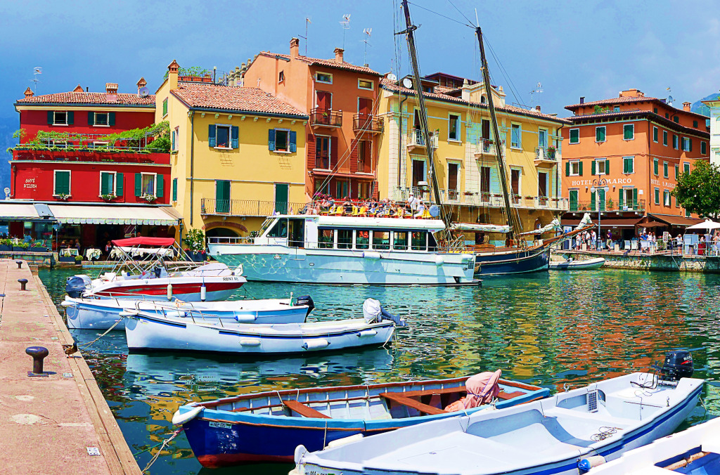 Malcesine, Lake Garda, Italy jigsaw puzzle in Great Sightings puzzles on TheJigsawPuzzles.com