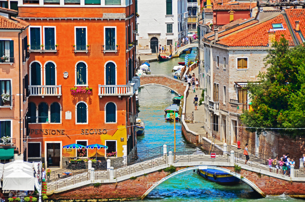 Colorful Buildings in Venice jigsaw puzzle in Bridges puzzles on TheJigsawPuzzles.com