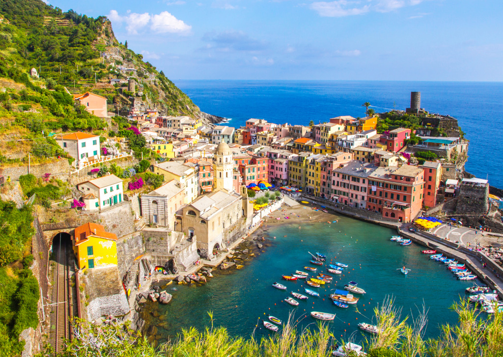 Coastal Village of Vernazza, Cinque Terre, Italy jigsaw puzzle in Puzzle of the Day puzzles on TheJigsawPuzzles.com