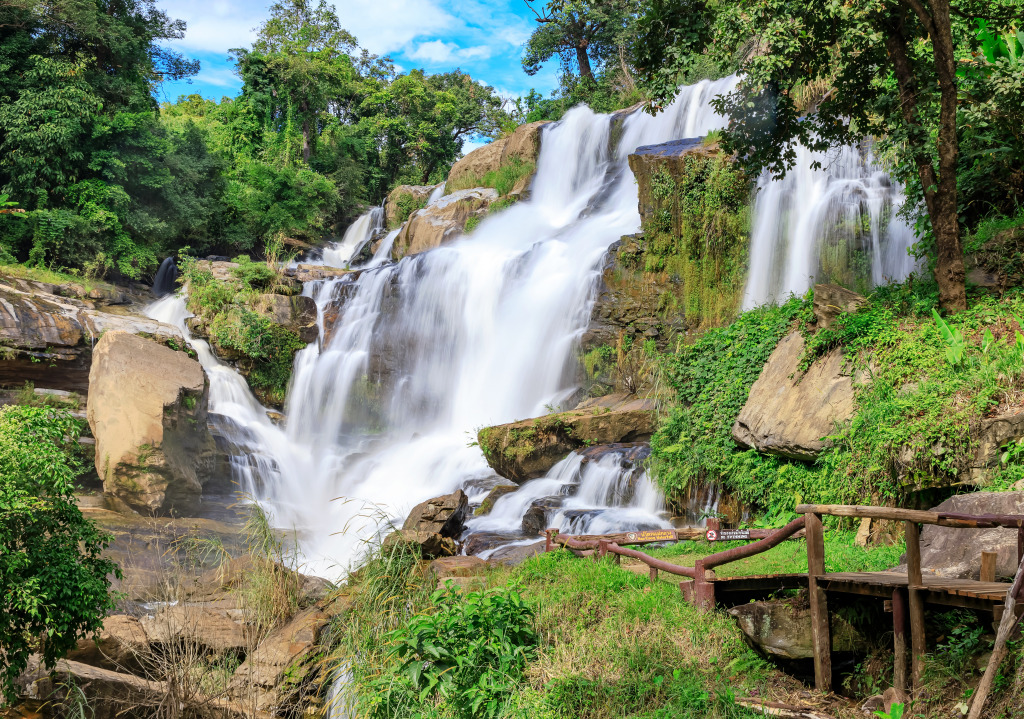Mae Klang Wasserfall, Chiang Mai, Thailand jigsaw puzzle in Wasserfälle puzzles on TheJigsawPuzzles.com