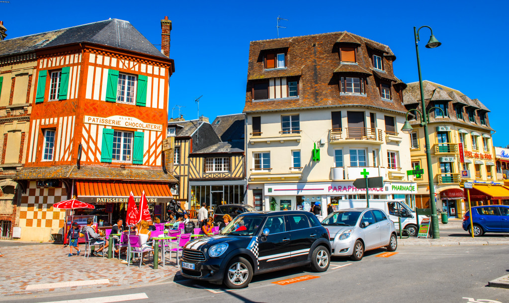 Trouville, Normandie, France jigsaw puzzle in Paysages urbains puzzles on TheJigsawPuzzles.com