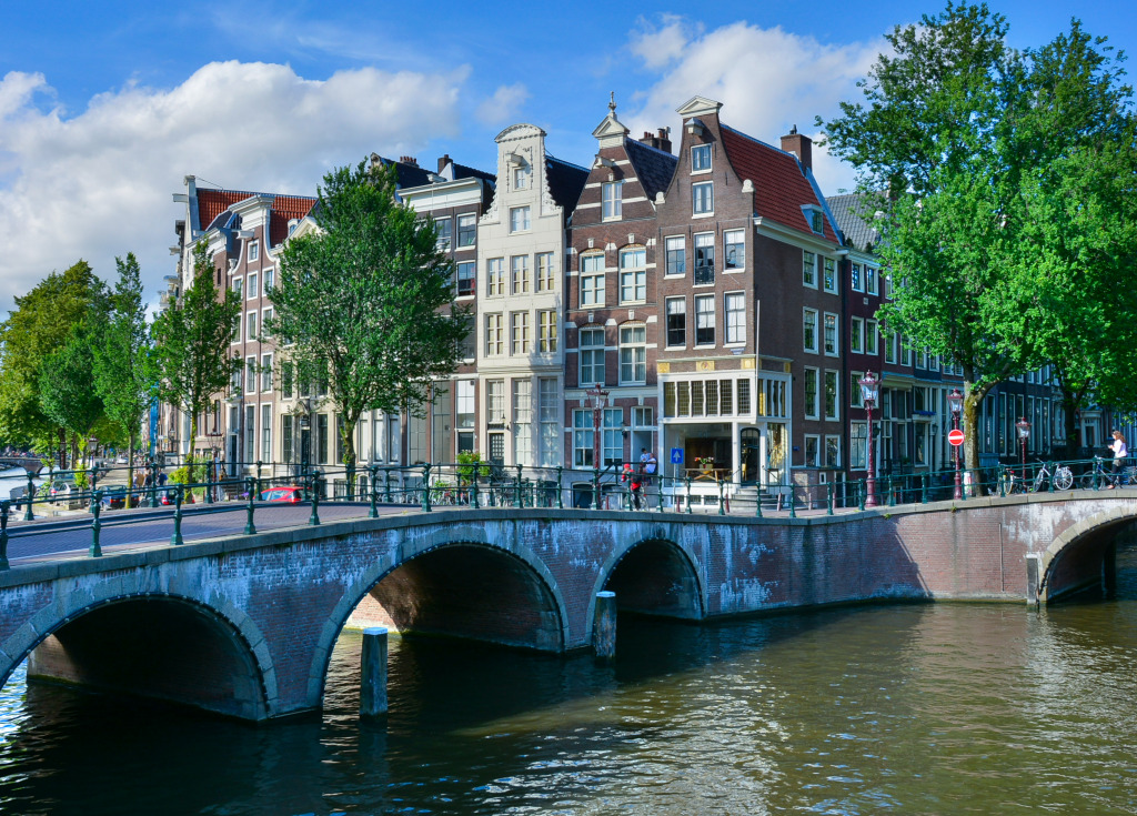 Амстердамский канал и летом jigsaw puzzle in Мосты puzzles on TheJigsawPuzzles.com