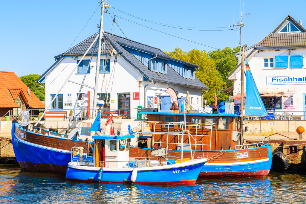 Vitte Port, Hiddensee Island, Allemagne jigsaw puzzle in Paysages urbains puzzles on TheJigsawPuzzles.com