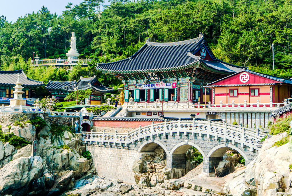 Haedong Yonggungsa Temple, South Korea jigsaw puzzle in Bridges puzzles on TheJigsawPuzzles.com