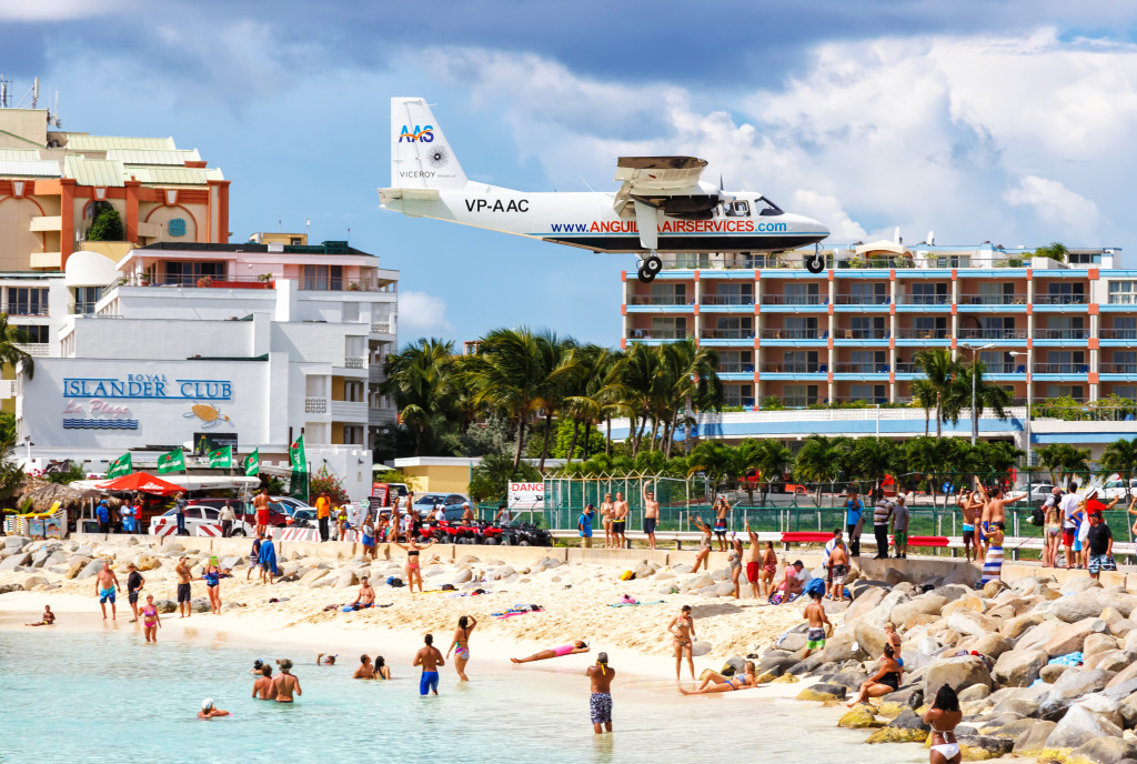 Aéroport de Sint Maarten, Antilles néerlandaises jigsaw puzzle in Aviation puzzles on TheJigsawPuzzles.com