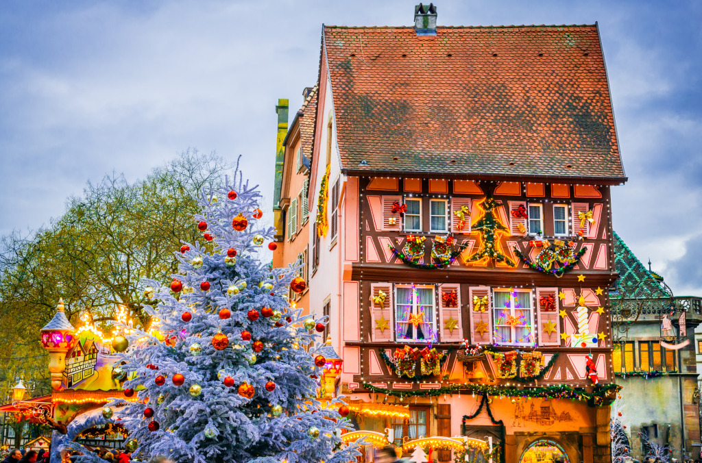 Christmas Decorations in Colmar jigsaw puzzle in Christmas & New Year puzzles on TheJigsawPuzzles.com