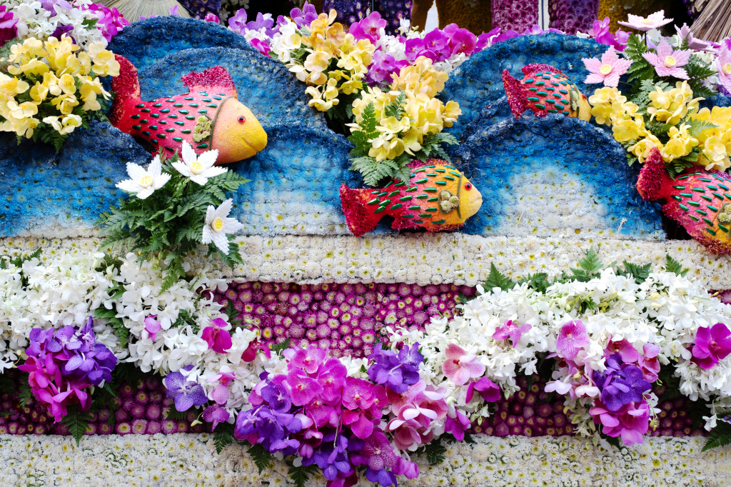 Фестиваль цветов в Чиангмае, Таиланд jigsaw puzzle in Подводный мир puzzles on TheJigsawPuzzles.com