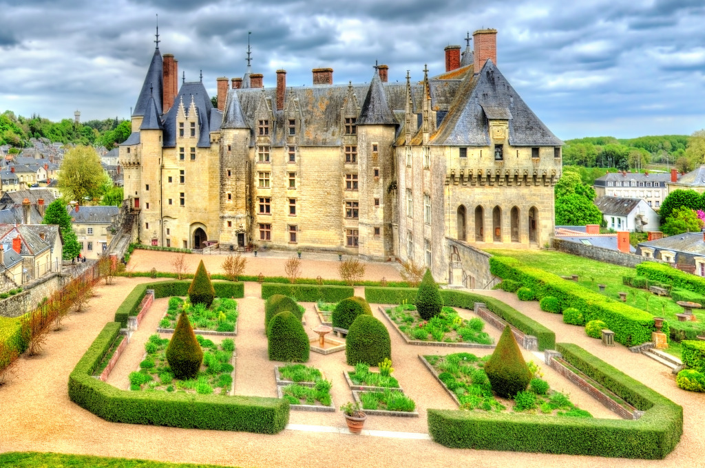 Chateau de Langeais, Loire Valley, France jigsaw puzzle in Castles puzzles on TheJigsawPuzzles.com