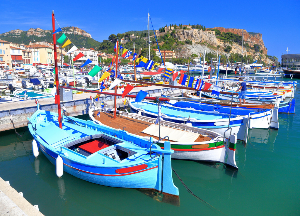 Harbor of Cassis, France jigsaw puzzle in Puzzle of the Day puzzles on TheJigsawPuzzles.com