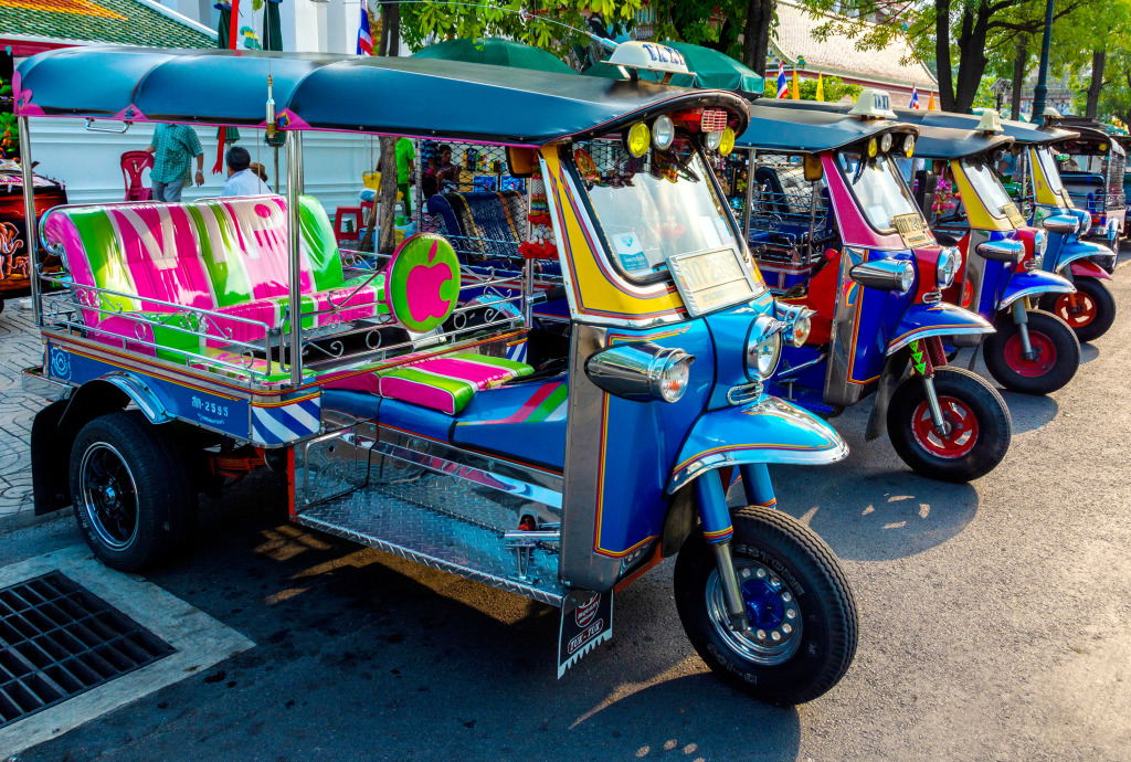 Tuk-tuk Moto-taxis in Bangkok, Thailand jigsaw puzzle in Cars & Bikes puzzles on TheJigsawPuzzles.com
