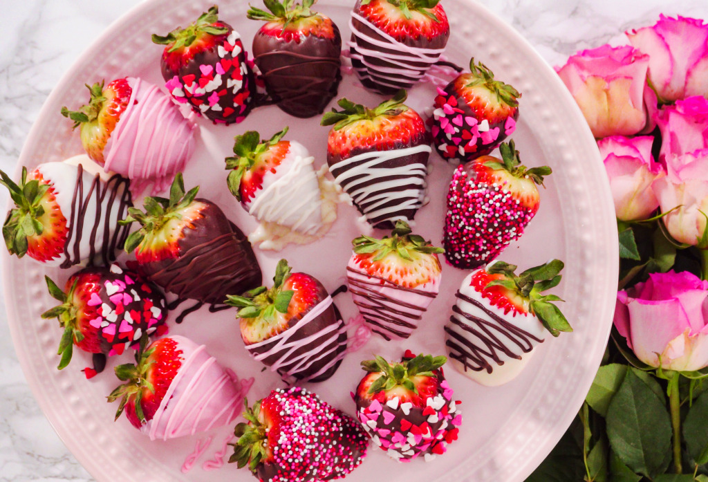 Chocolate Dipped Strawberries jigsaw puzzle in Fruits & Veggies puzzles on TheJigsawPuzzles.com