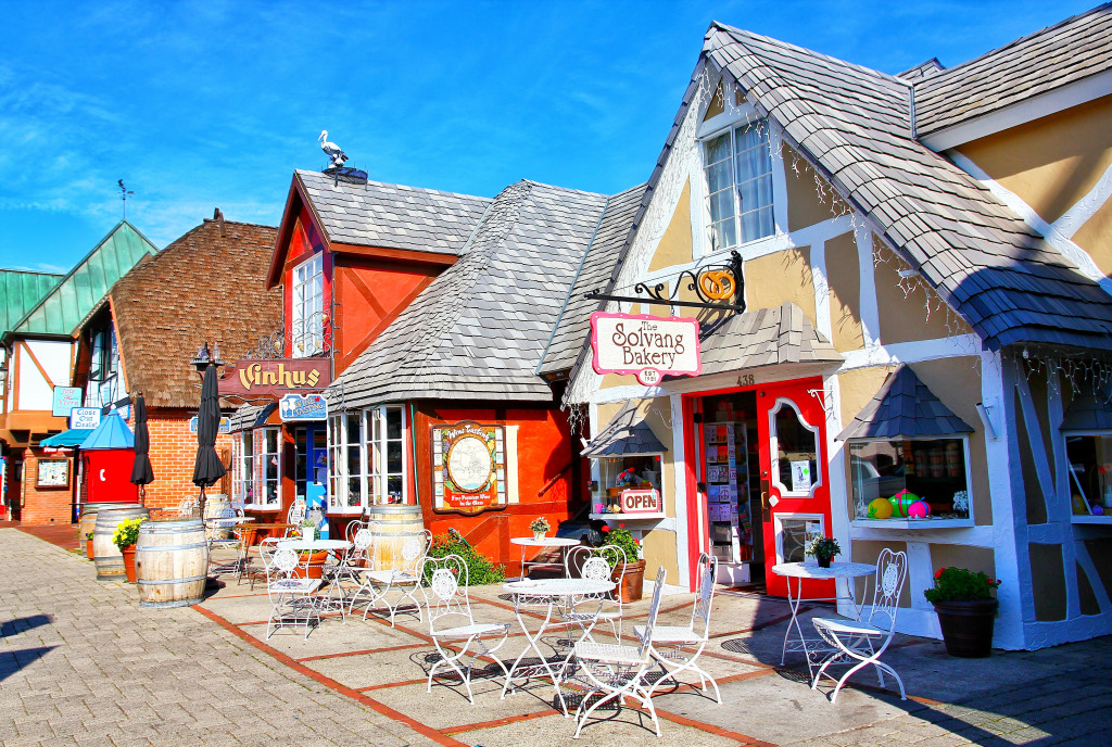 Solvang Village, Californie jigsaw puzzle in Paysages urbains puzzles on TheJigsawPuzzles.com