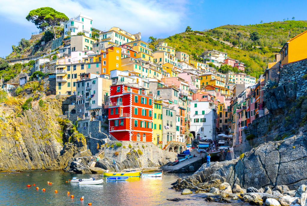 Riomaggiore Fishing Village, Italy jigsaw puzzle in Great Sightings puzzles on TheJigsawPuzzles.com